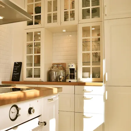 5 Min Walk To Centre Apartment
