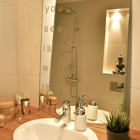 Apartment 5 Min Walk To Centre *